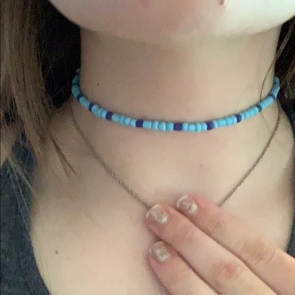 blue and navy bead chocker - Picture 3 of 3